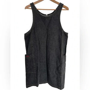 Dress jeans style with  pockets